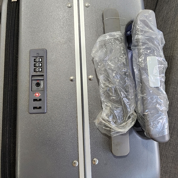 Gray Mixi Spinning Carry On Luggage - Picture 2 of 7